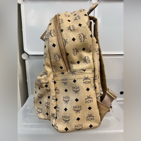 MCM Medium Studded Stark backpack - Picture 7 of 16